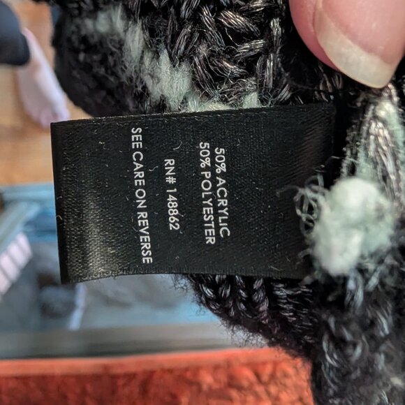 Torrid Sweater Size 2 - Picture 4 of 4